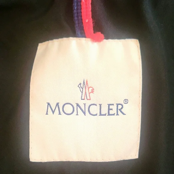 Authentic MONCLER down jacket - Picture 8 of 11
